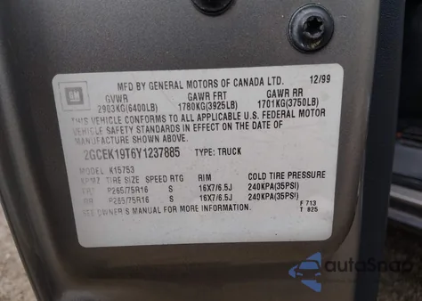 2000 Chevrolet Silverado 1500 Ls z USA, uszkodzony, nr VIN 2GCEK19T6Y1237885